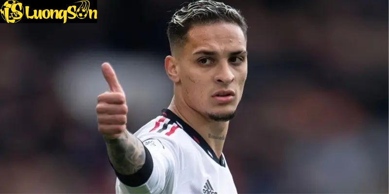 Antony đã có thời gian khó khăn tại Man Utd